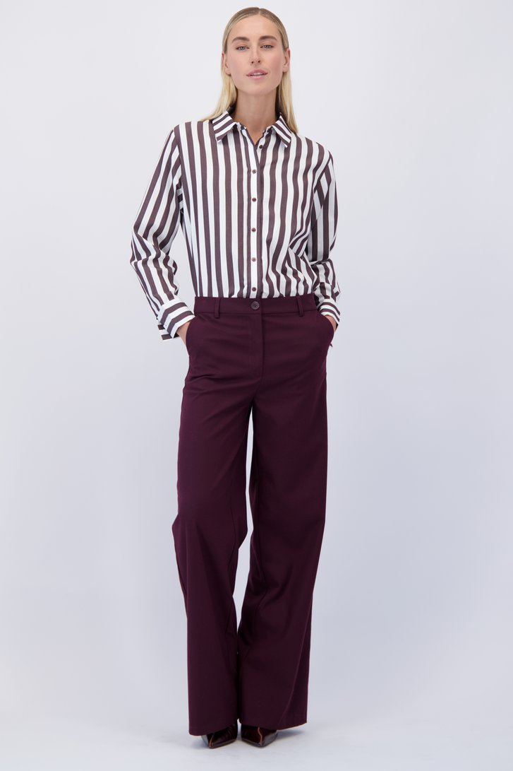 Le devant de Pantalon large bordeaux de Liberty Island pour Femmes