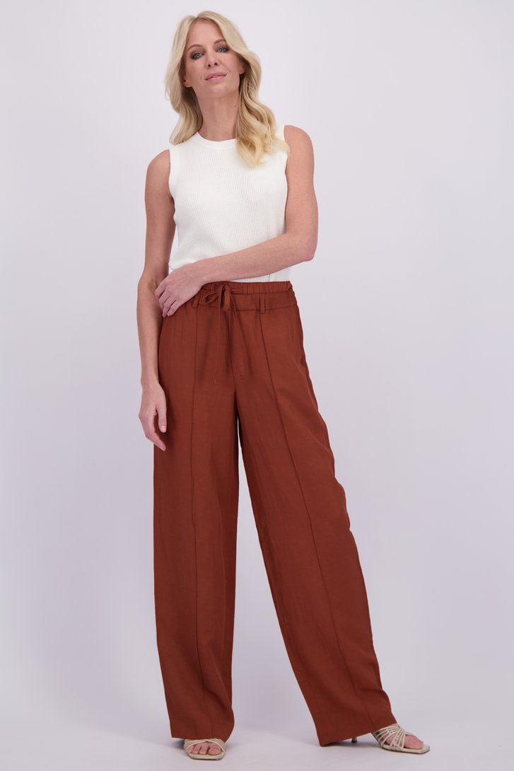 Le devant de Pantalon large marron de AC by Annelien Coorevits pour Femmes