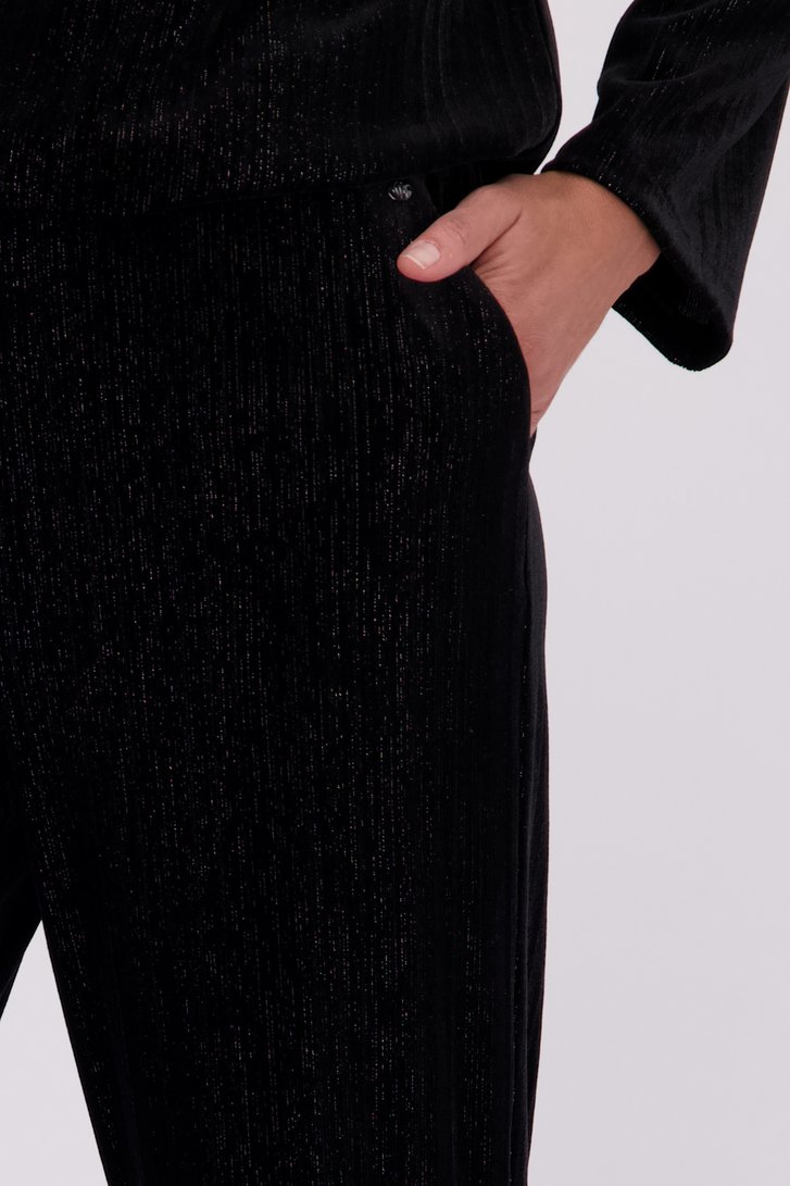 Détail de Pantalon noir pailleté évasé de Claude Arielle pour Femmes