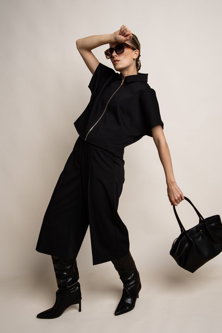 Le devant de Pantalon noir trois-quarts de D'Auvry pour Femmes