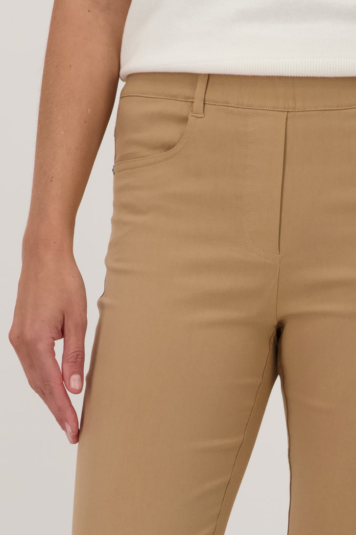 Pantalon stretch beige avec taille élastiquée	 de Claude Arielle pour Femmes