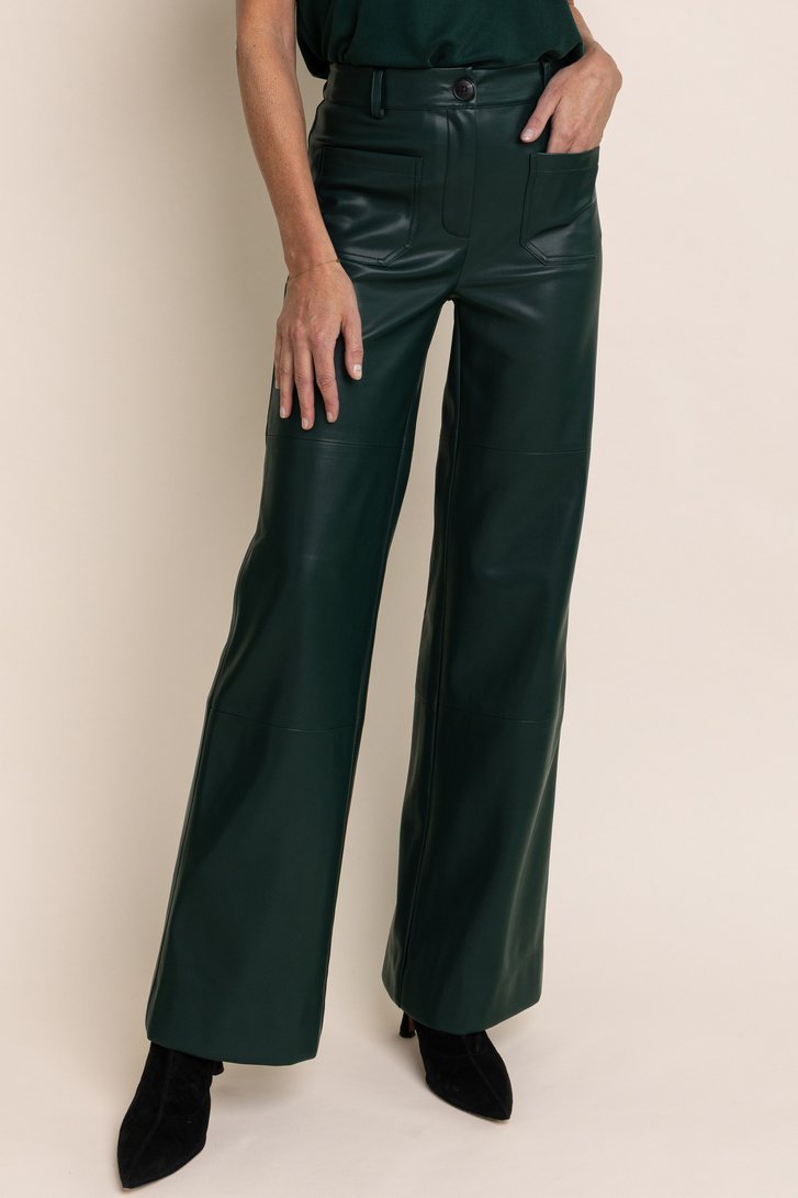 Détail de Pantalon vert foncé effet cuir de AC by Annelien Coorevits pour Femmes