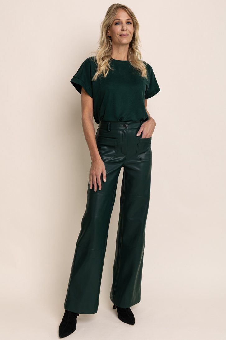 Le devant de Pantalon vert foncé effet cuir de AC by Annelien Coorevits pour Femmes
