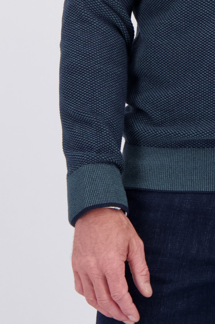 Detail van Petrolblauwe trui met opstaande kraag door Dansaert Blue voor Heren