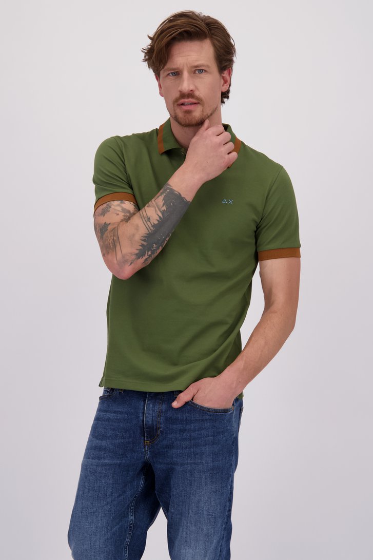 Le devant de Polo vert avec accent rose de Sun68 pour Hommes