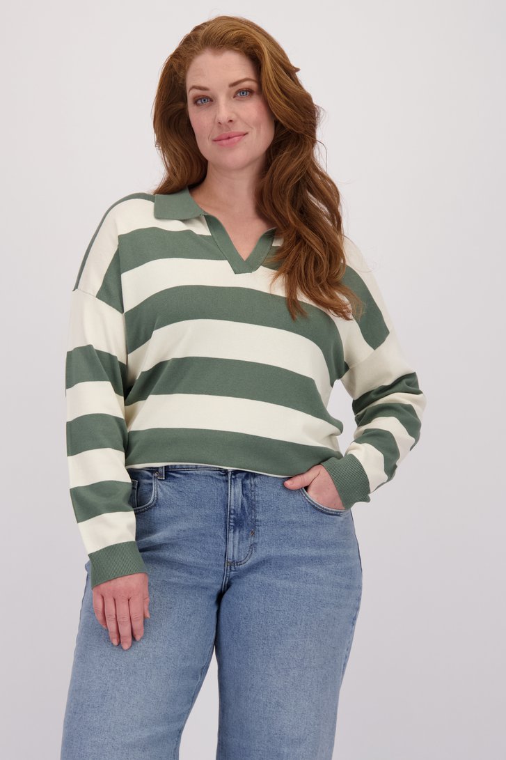 Le devant de Pull à rayures blanc et vert de ONLY Carmakoma pour Femmes