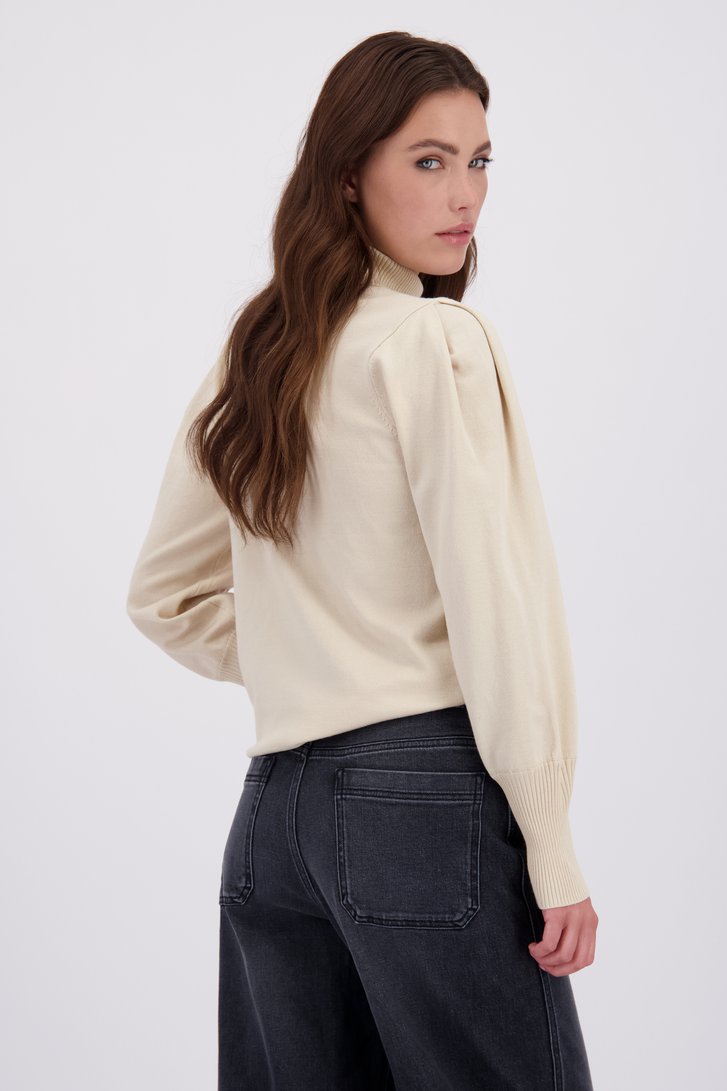Le dos de Pull beige à col roulé de Geisha pour Femmes