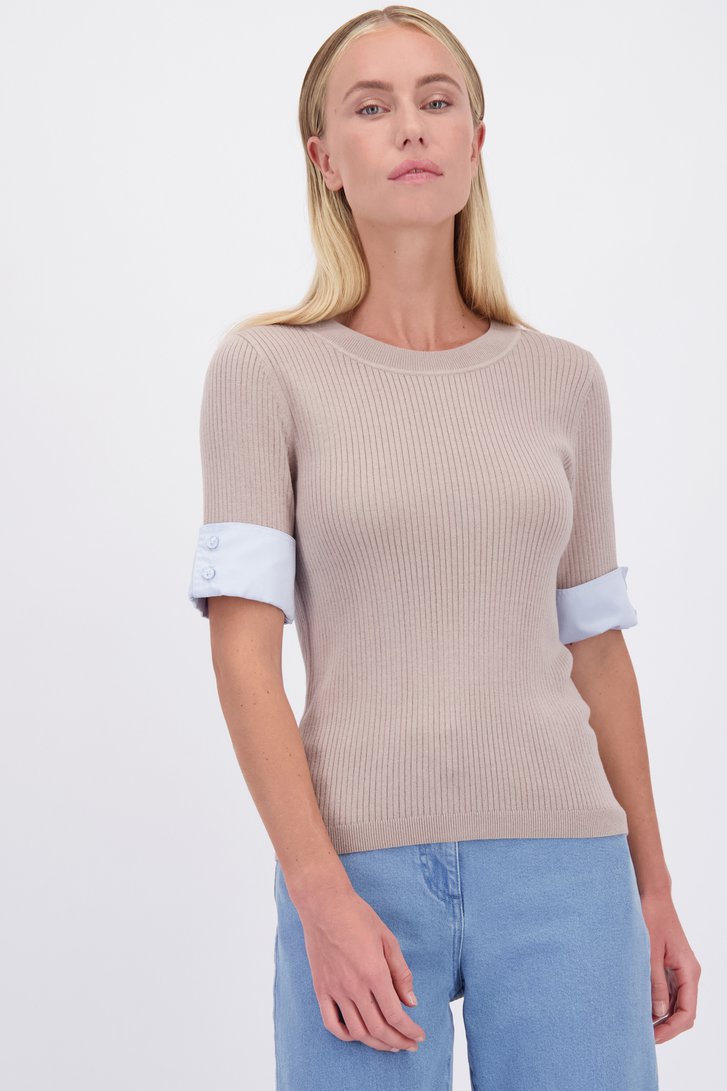 Le devant de Pull beige clair à manches courtes de D'Auvry pour Femmes