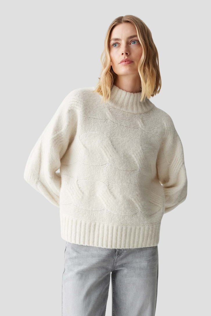 Le devant de Pull blanc en maille torsadée de Opus pour Femmes