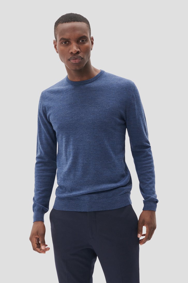 Le devant de Pull bleu chiné en laine mérinos à col rond de Matinique pour Hommes