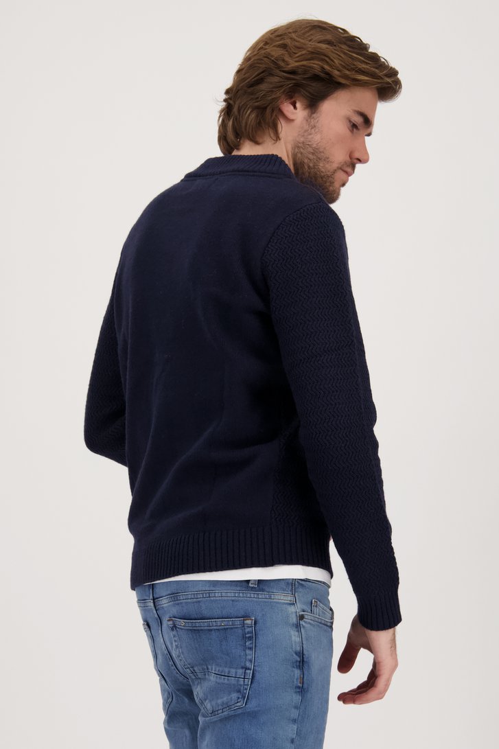 Pull bleu foncé avec motif tricoté fin	 de Ravøtt pour Hommes