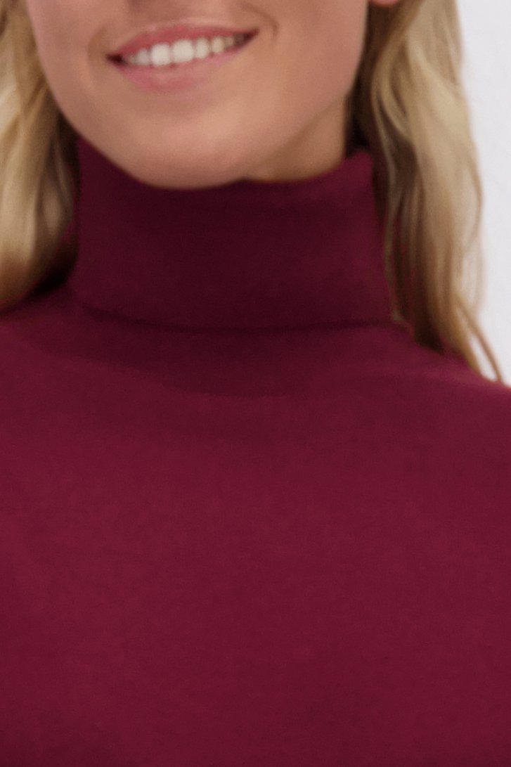 Détail de Pull bordeaux fin à col roulé de Liberty Island pour Femmes