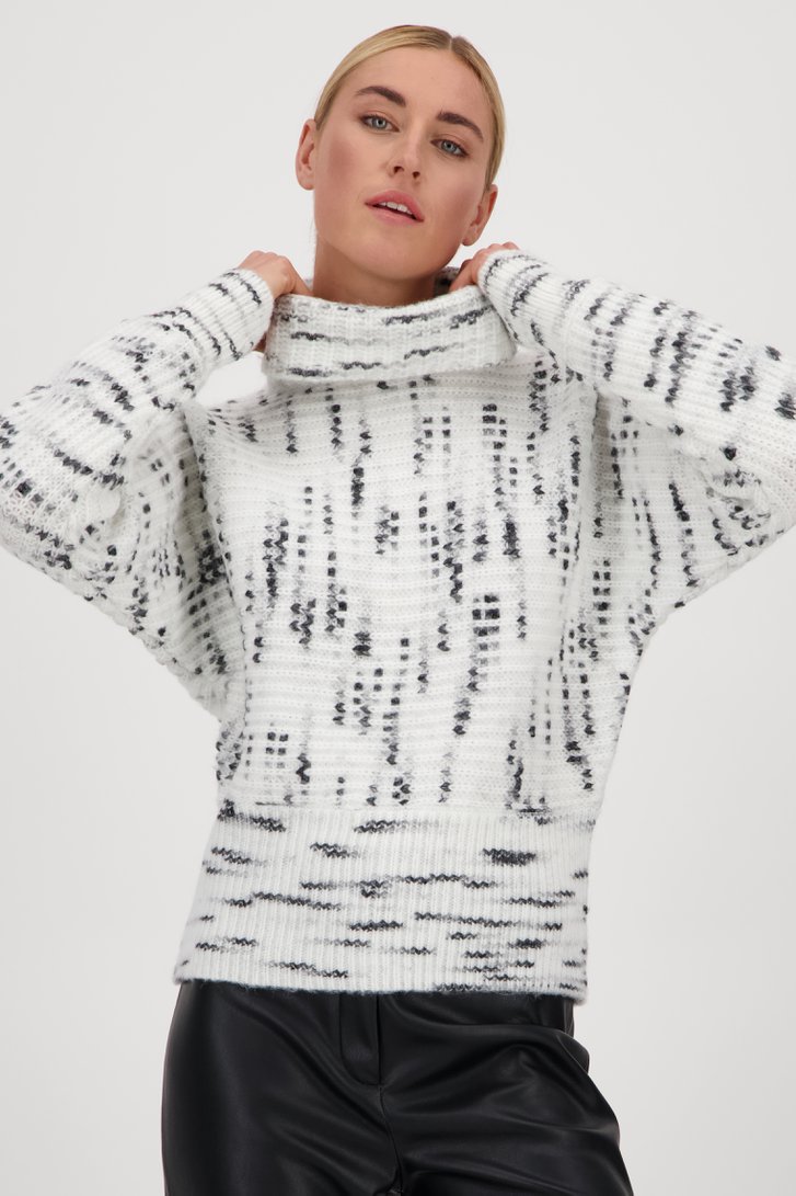 Pull écru avec motif noir	 de Opus pour Femmes