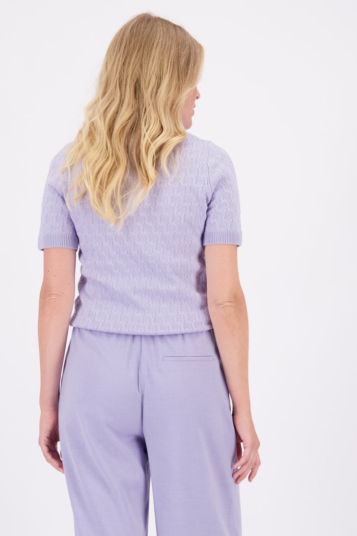 Le dos de Pull en câble violet clair à manches courtes de Liberty Loving nature pour Femmes