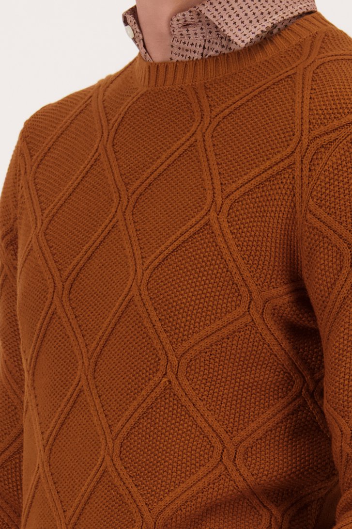 Pull en maille texturée marron rouille	 de Ravøtt pour Hommes