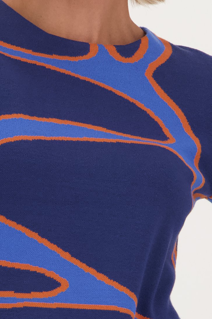 Pull fin bleu avec motif orange de Claude Arielle pour Femmes