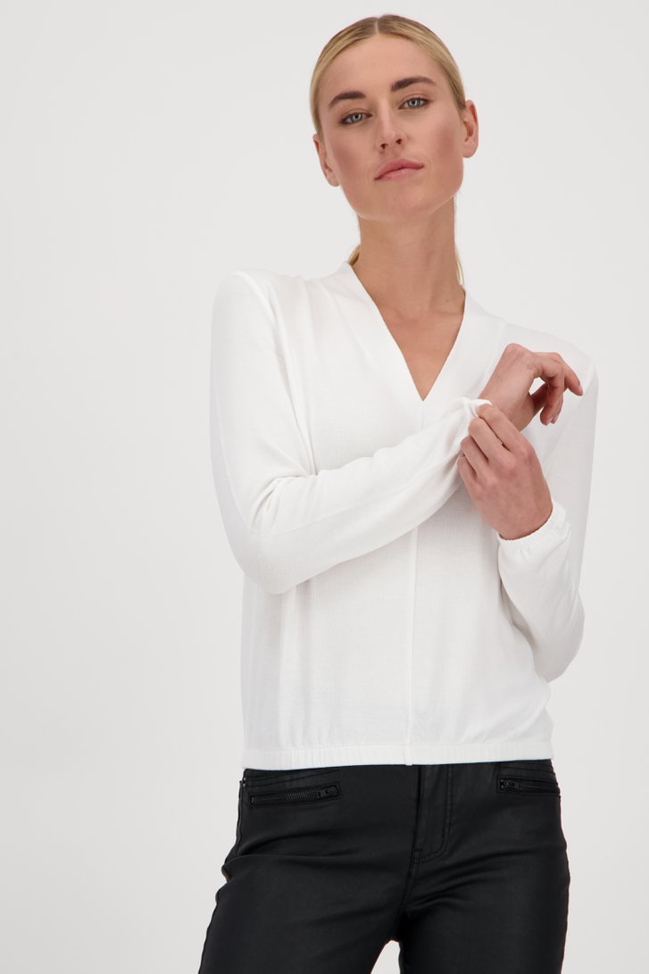 Pull fin écru avec encolure en V	 de Opus pour Femmes