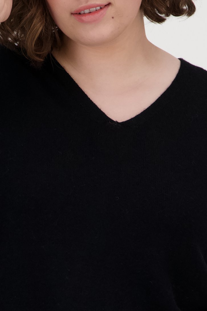 Pull fin noir	 de Only Carmakoma pour Femmes