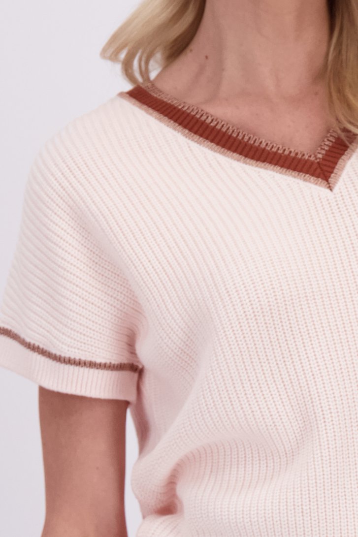 Détail de Pull rose à manches courtes de AC by Annelien Coorevits pour Femmes