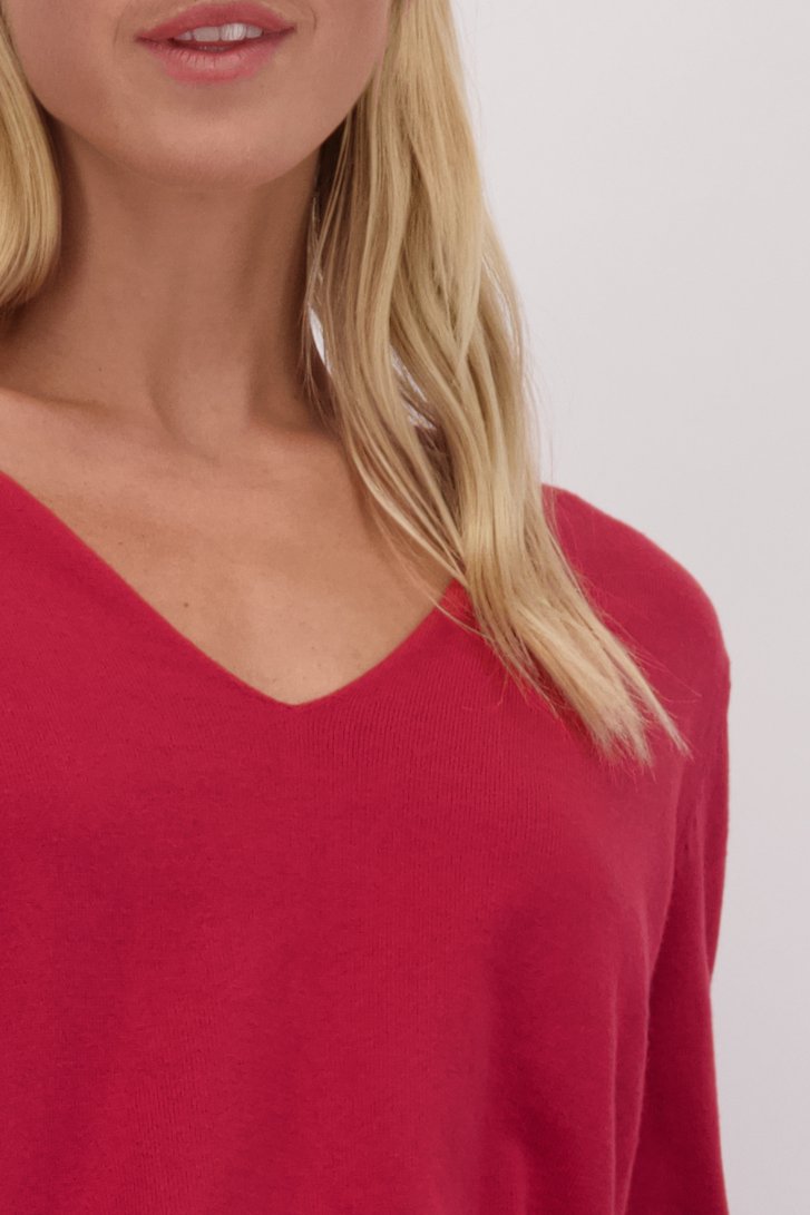 Détail de Pull rouge à col en V de Liberty Island pour Femmes