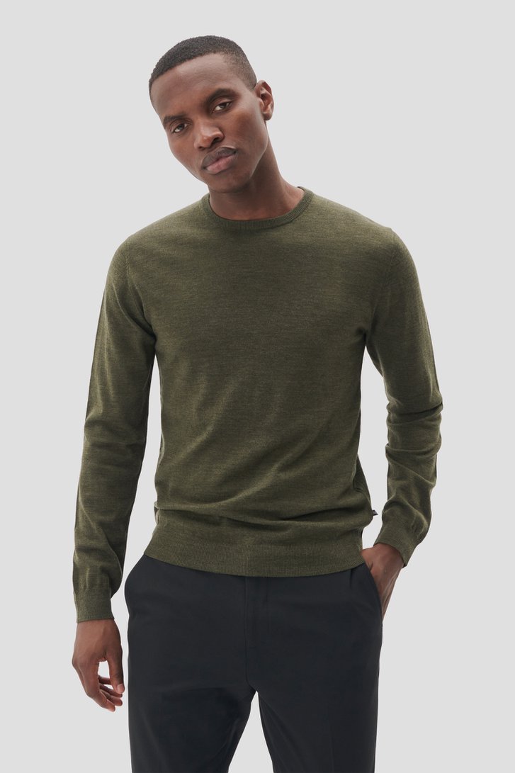 Le devant de Pull vert en laine mérinos de Matinique pour Hommes