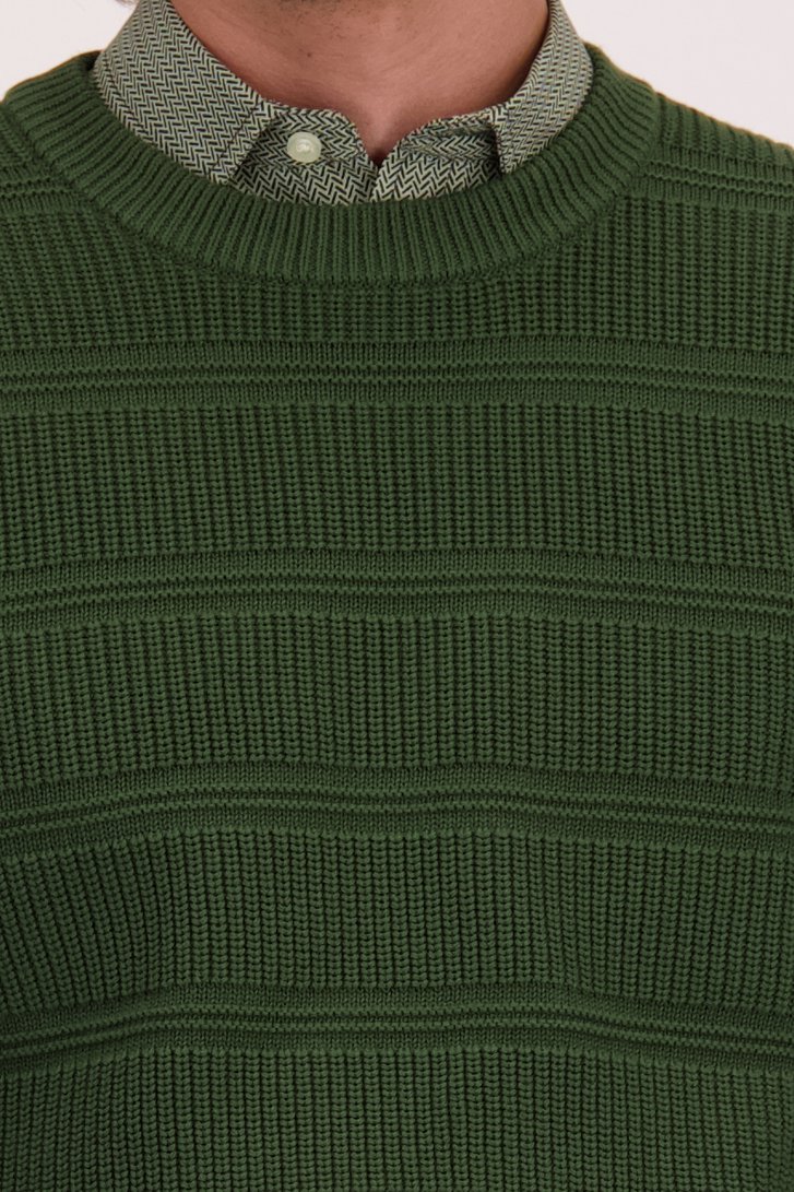 Détail de Pull vert foncé à rayures tricotées de Ravøtt pour Hommes