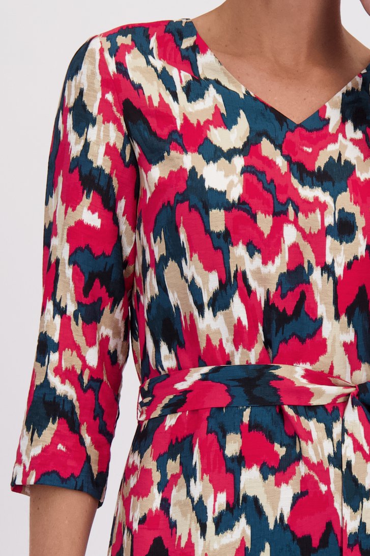 Détail de Robe à imprimé graphique rouge et vert de Claude Arielle pour Femmes