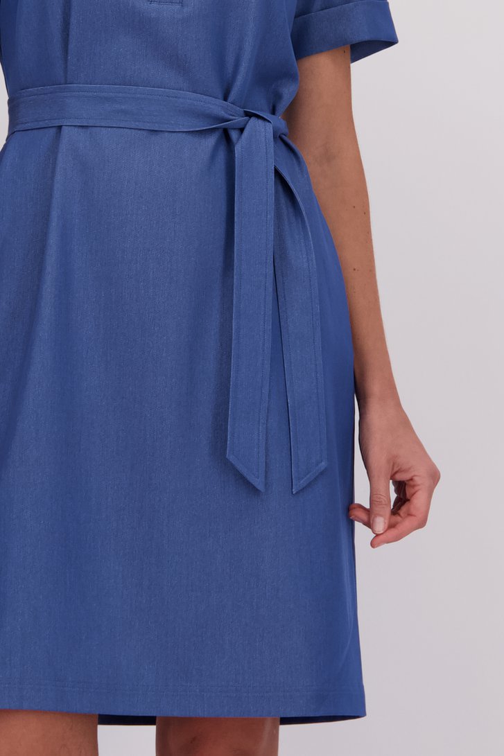 Détail de Robe bleue à look denim de Claude Arielle pour Femmes
