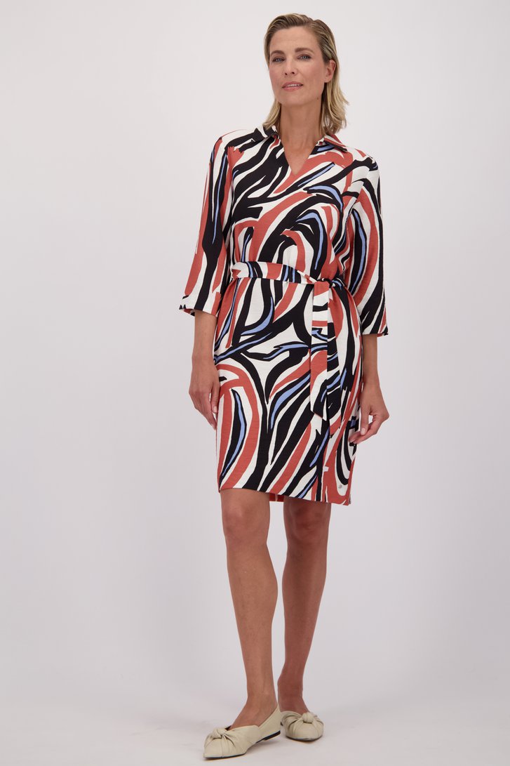 Le devant de Robe midi écrue à imprimé graphique orange de Claude Arielle pour Femmes