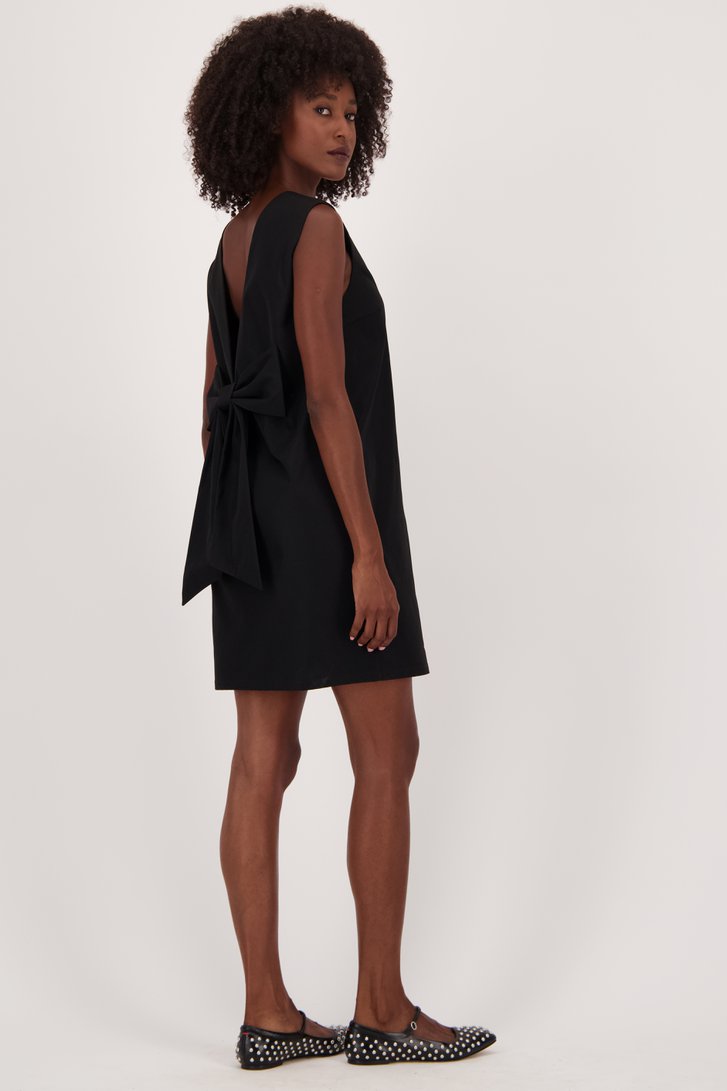 Le dos de Robe noire avec nœud  de JDY pour Femmes