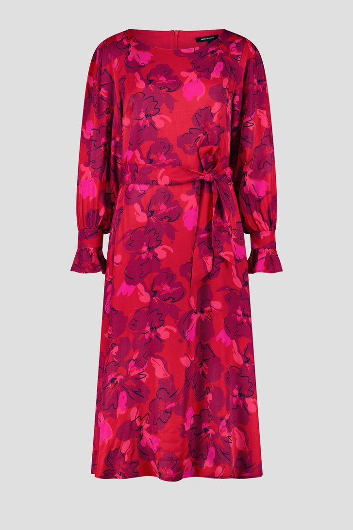 Robe rose-rouge à l'aspect soyeux	 de More & More pour Femmes
