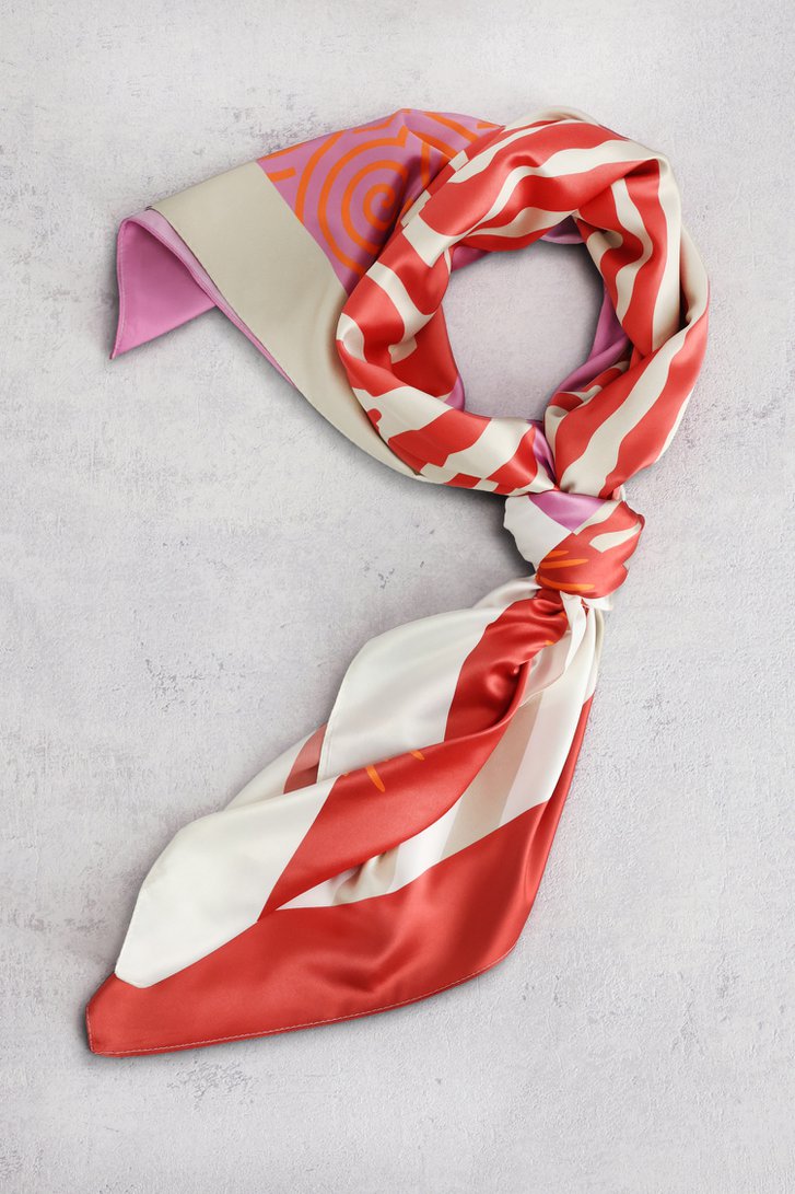 Voorkant van Rood-roze sjaaltje met print door Liberty Island voor Dames