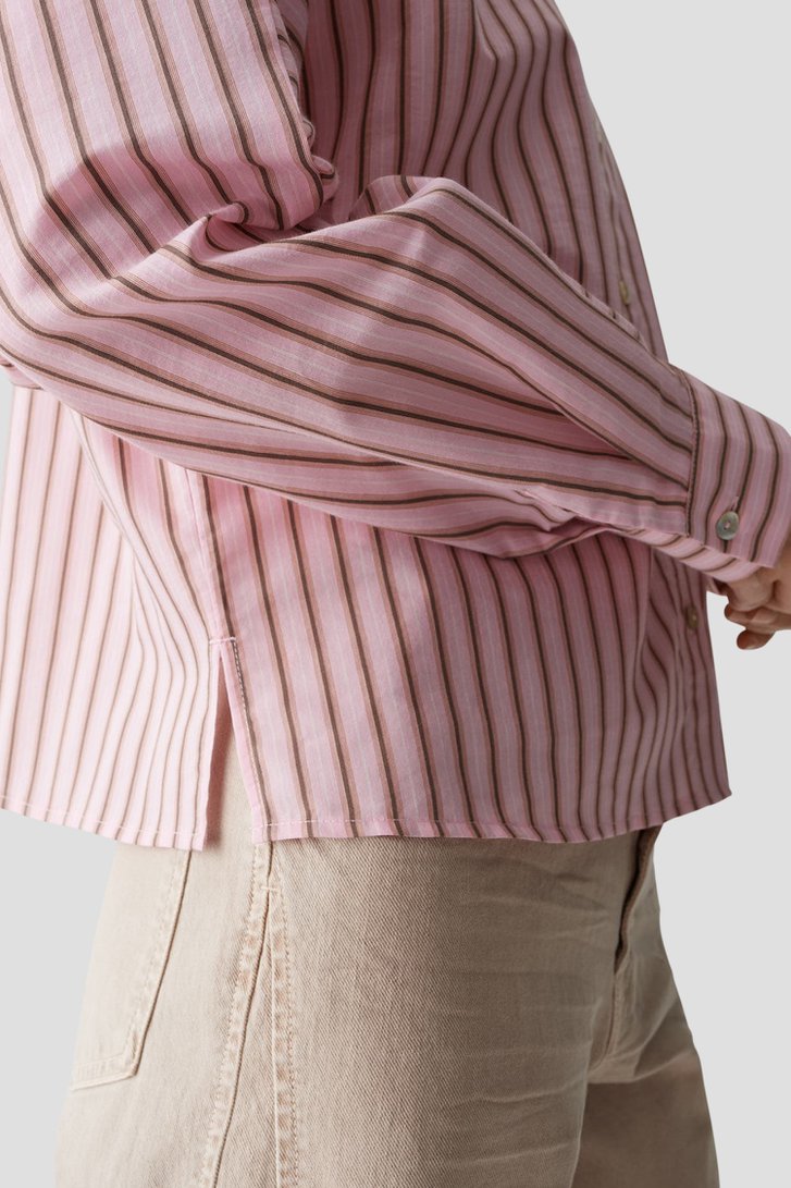 Detail van Roze gestreepte blouse  door Opus voor Dames