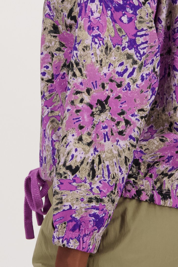 Roze trui met tie-dye motief van Louise voor Dames