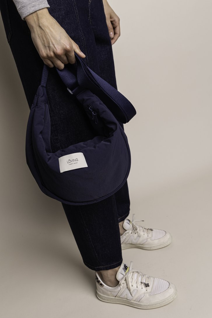 Photo supplémentaire 5 de Sac bandoulière bleu en nylon de LŌVING pour Femmes