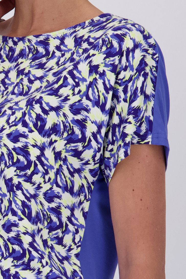 T-shirt à motif bleu, jaune et blanc de Claude Arielle pour Femmes