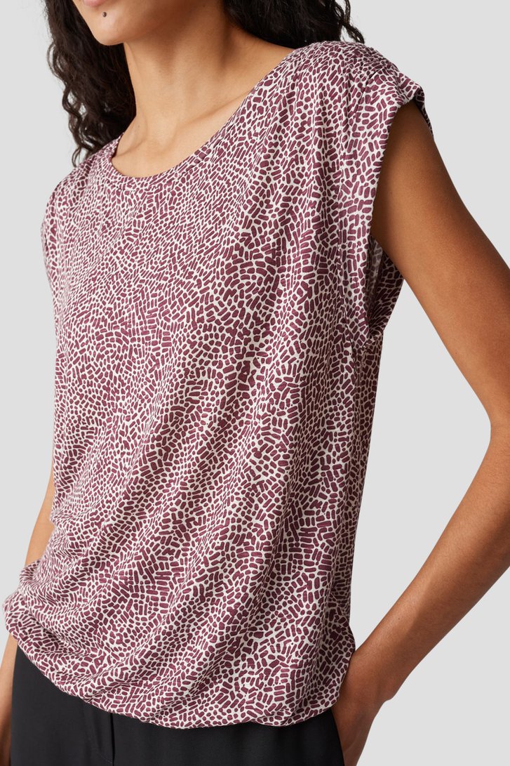 T-shirt beige clair avec imprimé bordeaux de Opus pour Femmes