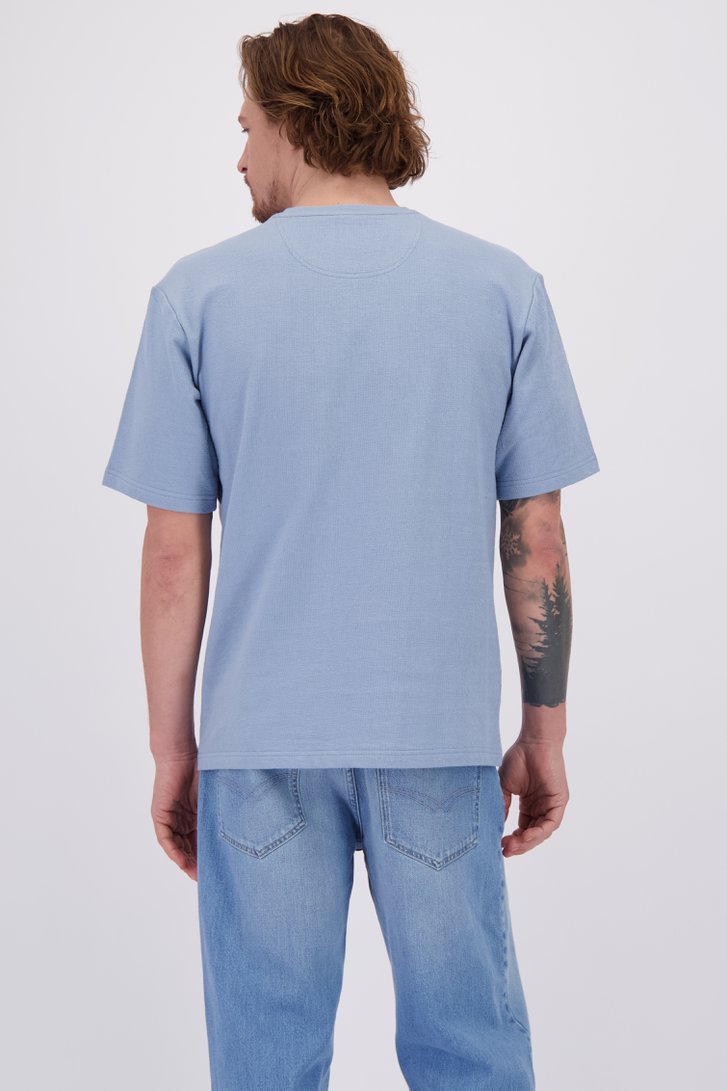 Le dos de T-shirt bleu clair de Ravøtt pour Hommes