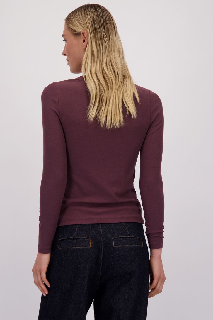 Le dos de T-shirt bordeaux à col en V et manches longues de Liberty Island pour Femmes