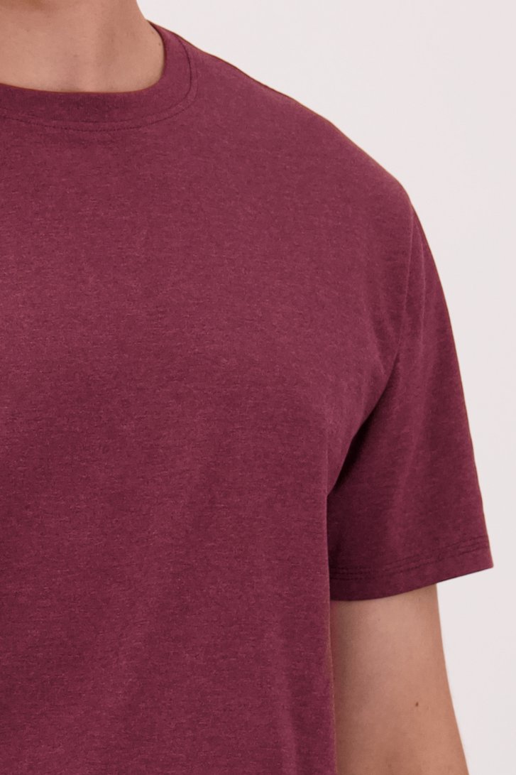 Détail de T-shirt bordeaux à col rond de Only & Sons pour Hommes