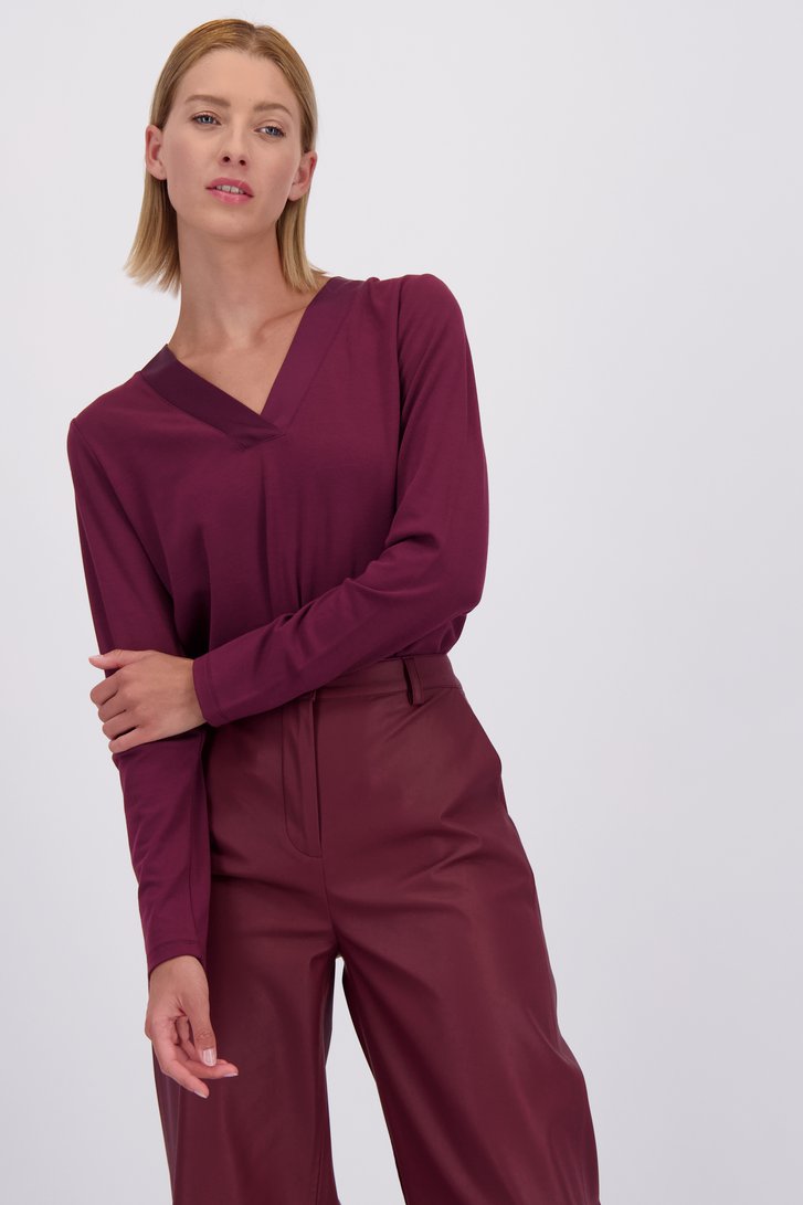 Le devant de T-shirt bordeaux à manches longues de D'Auvry pour Femmes