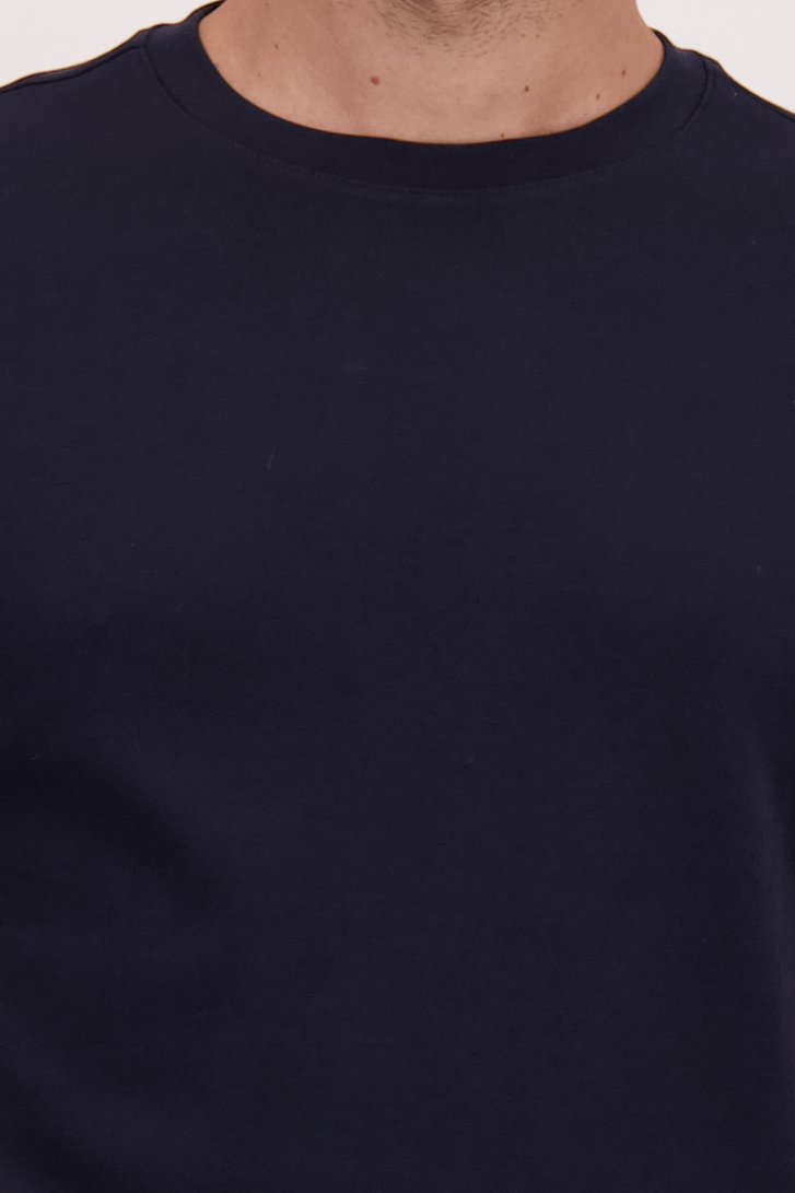Détail de  T-shirt en coton bleu foncé à col rond de Upper East pour Hommes