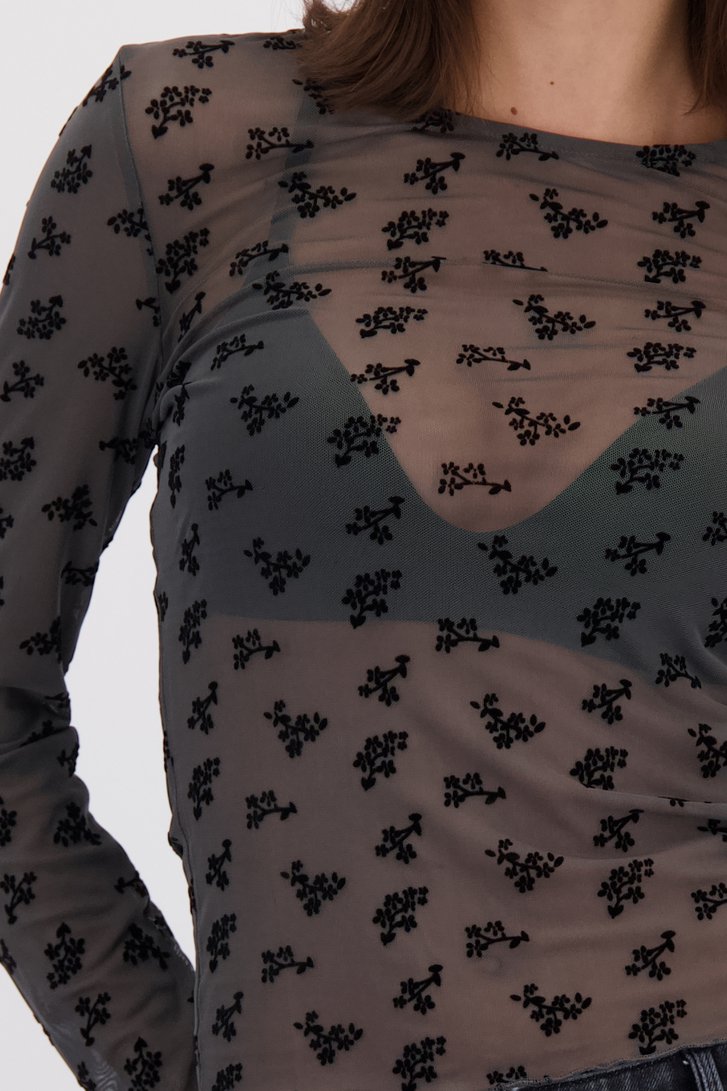 Détail de T-shirt gris en mesh avec broderie de JDY pour Femmes