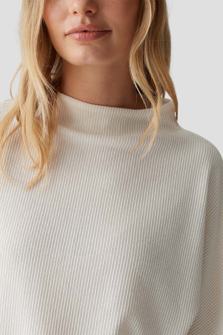 Détail de T-shirt jaune clair à manches 3/4 de Opus pour Femmes