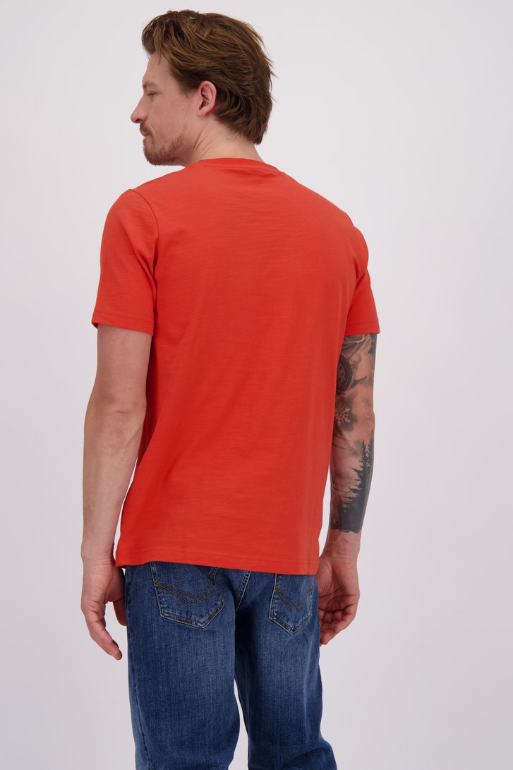 Le dos de T-shirt rouge à col rond de Ravøtt pour Hommes