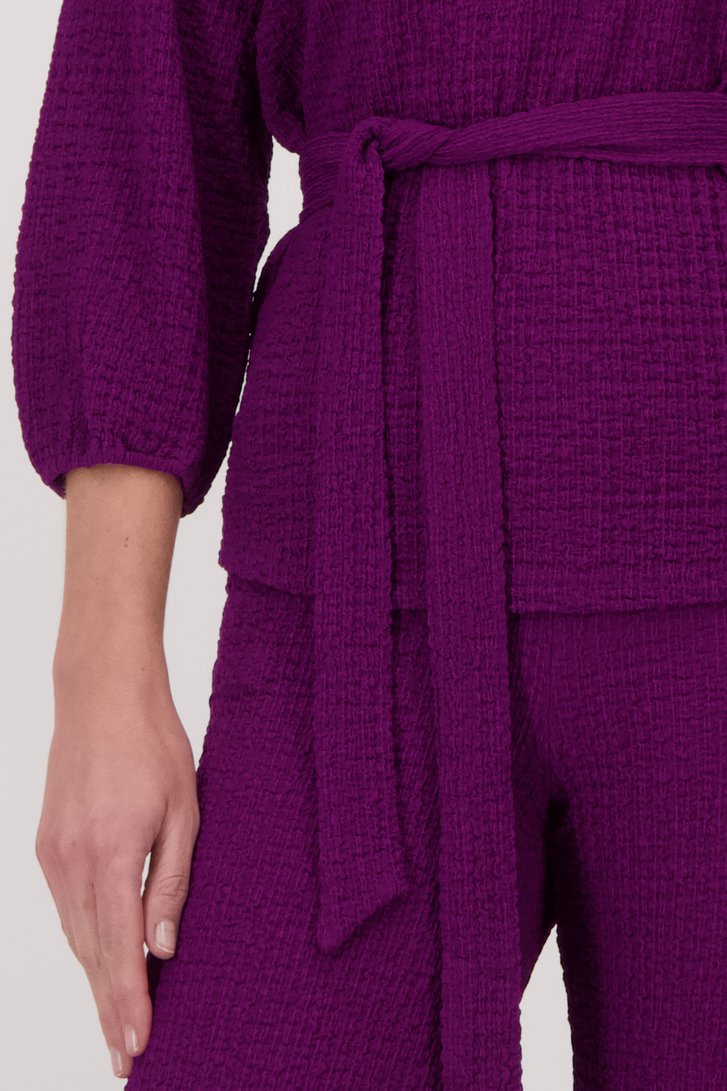 T-shirt violet foncé en tissu texturé de Claude Arielle pour Femmes
