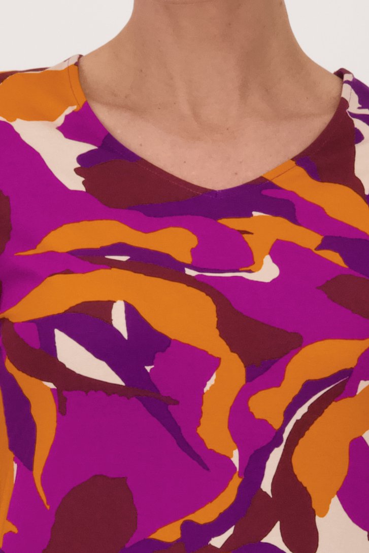 T-shirt violet-orange avec col en V de Claude Arielle pour Femmes