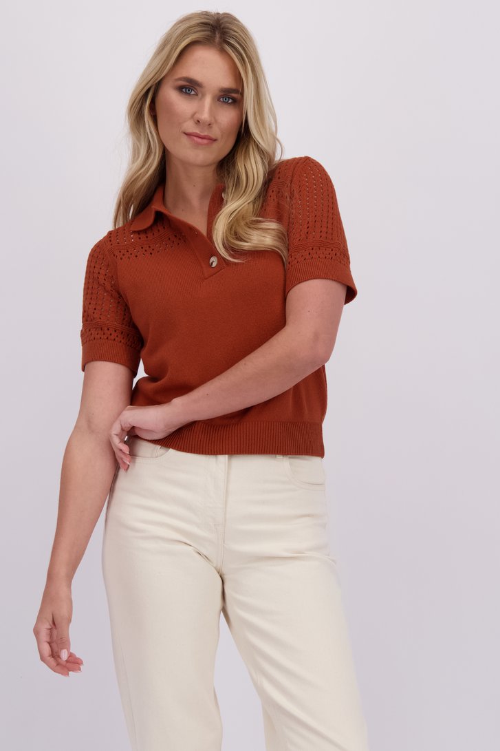 Voorkant van Terracotta truitje met opengewerkt breipatroon door Liberty Loving nature voor Dames