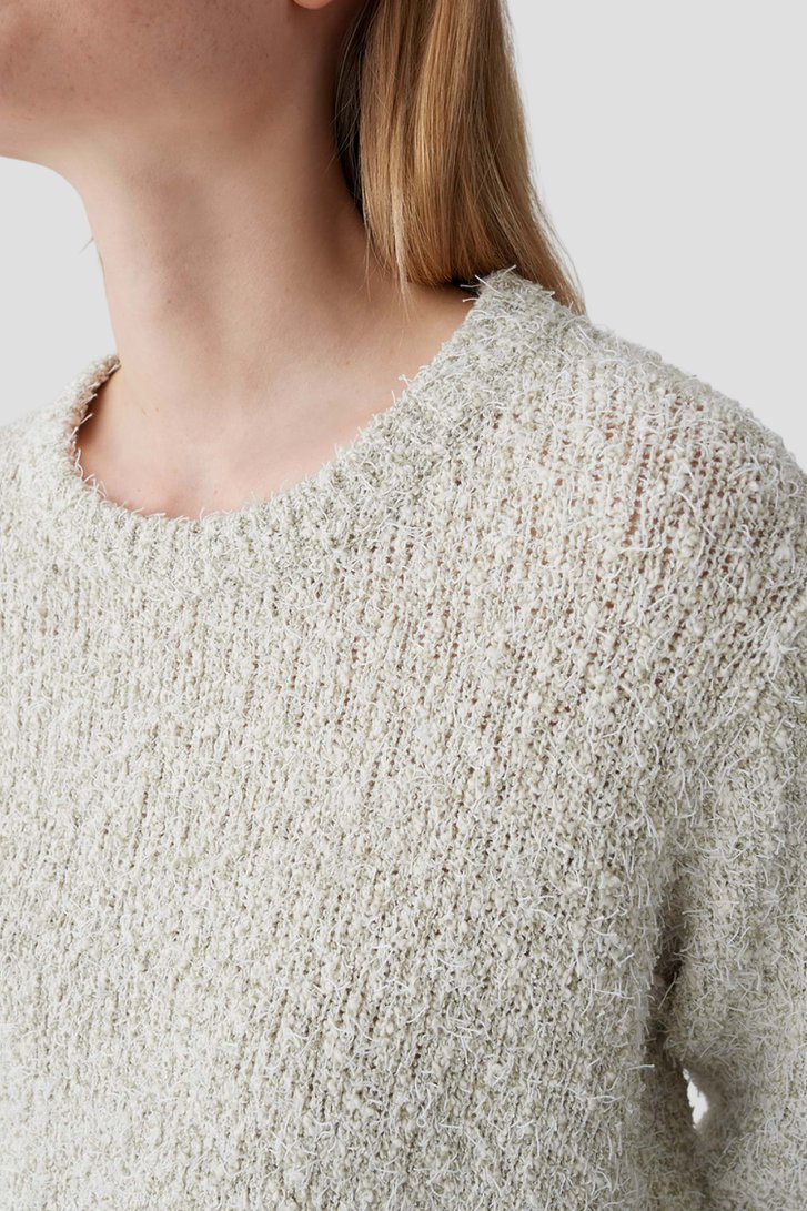 Detail van Trui van pluizig garen met mouliné-effect door Opus voor Dames