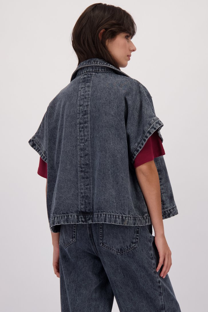 Le dos de Veste en jean bleu-gris à manches courtes à même de Louise pour Femmes